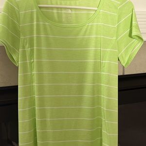 Women’s Northface t shirt, never worn
